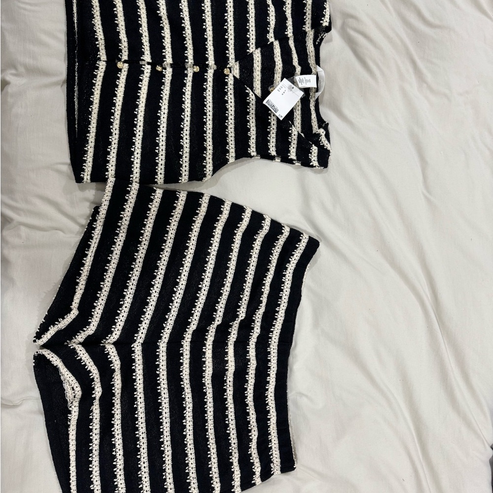H&M Black and Cream Knit Ensemble